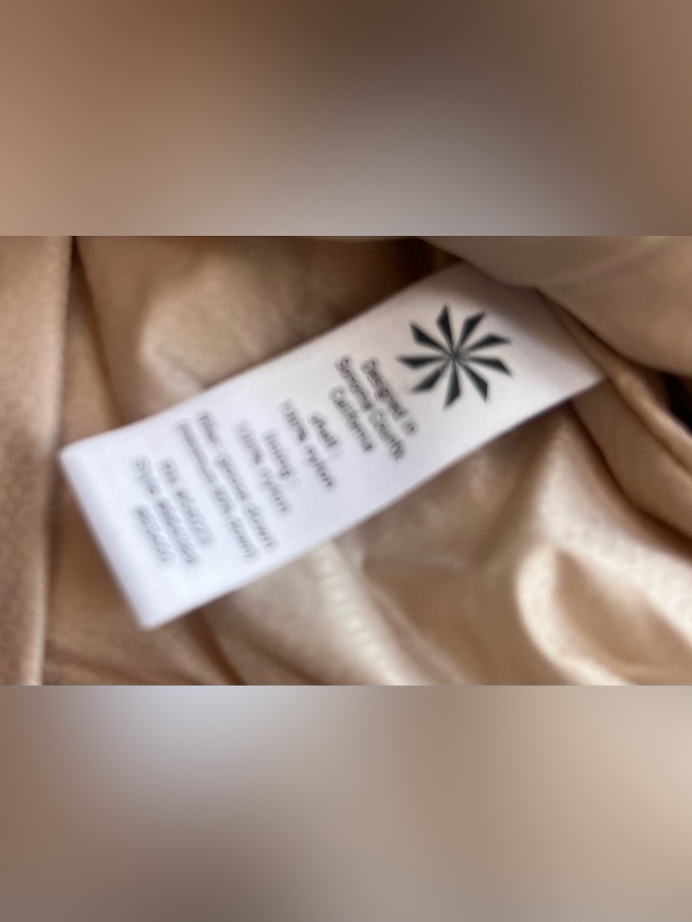 Athleta Blush Pink Downtime
Down Filled Full Zip Puffer Vest
Womens S Rose Gold - Picture 6 of 7